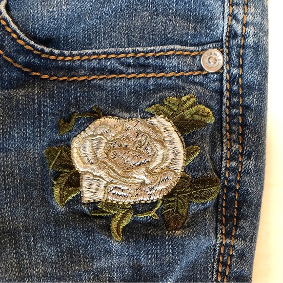 Grace in LA Distressed Floral Embroidered Skinny Jeans (25) - Picture 13 of 16